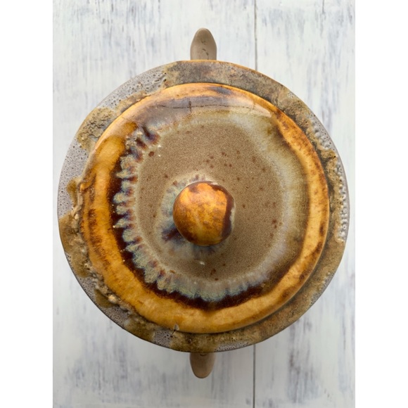 COPY - Rustic handmade pottery baker bowl with lid - Picture 3 of 16